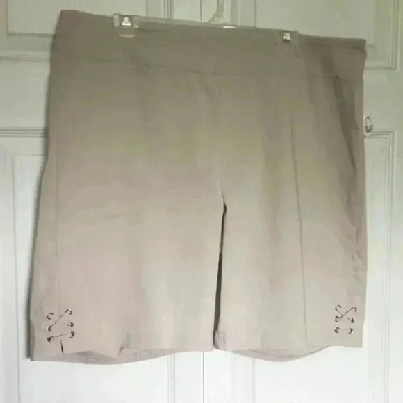 Women's  Lily Morgan Plus Size Stretchy Beige Dress Shorts - Size 1x - Picture 5 of 9